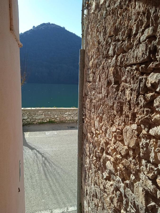 Le Finestre Sul Lago Piediluco Luaran gambar