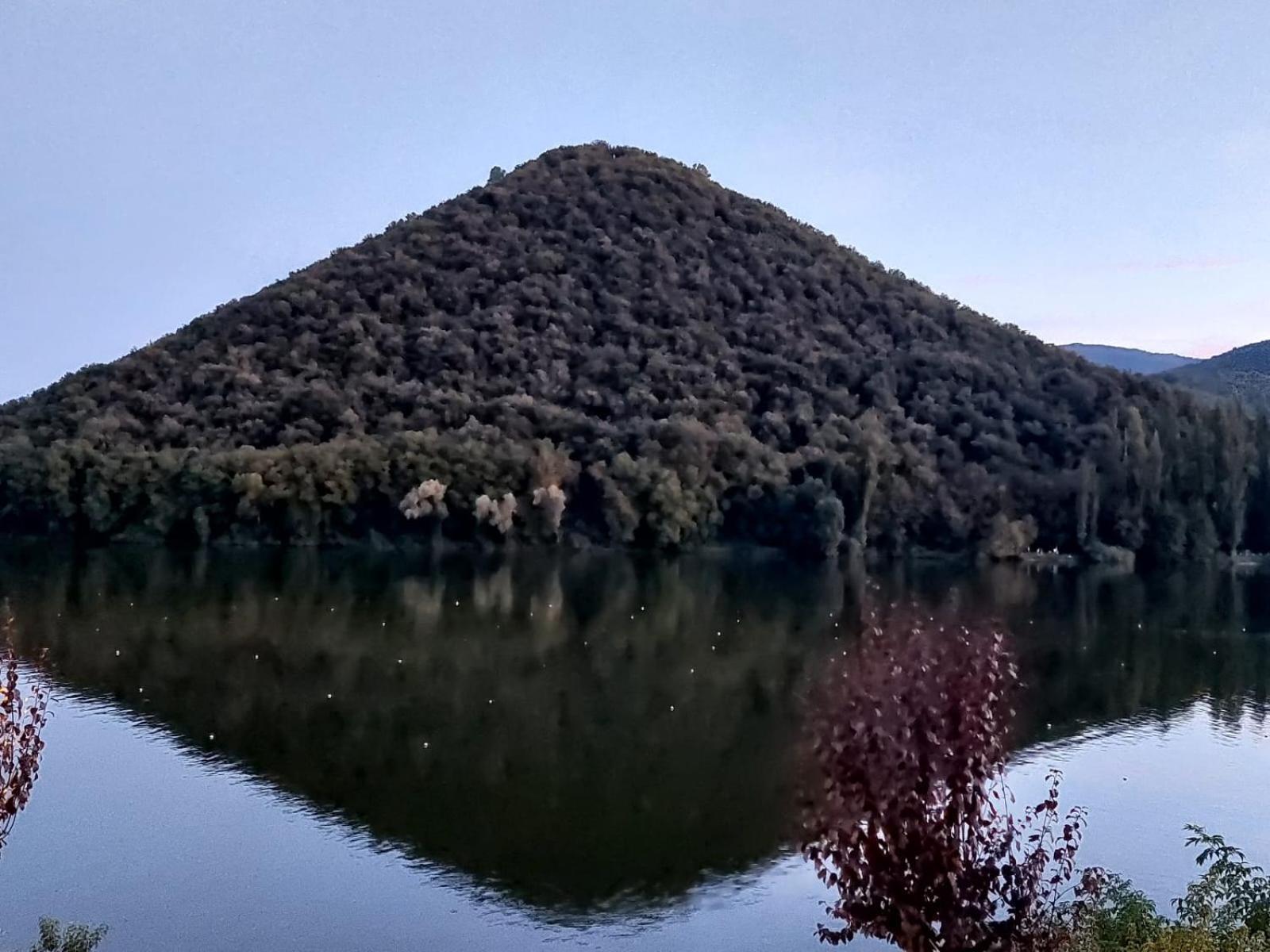 Le Finestre Sul Lago Piediluco Luaran gambar